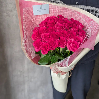 プロポーズのピンクのバラの花束・33本