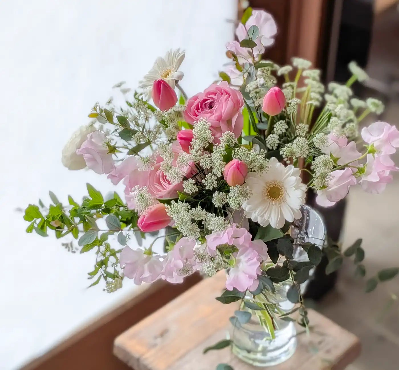 花瓶に活けた花束